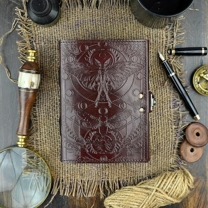 Regalo ideal: cuaderno de cuero vintage con cerradura, para escritura y diario, con un toque antiguo.