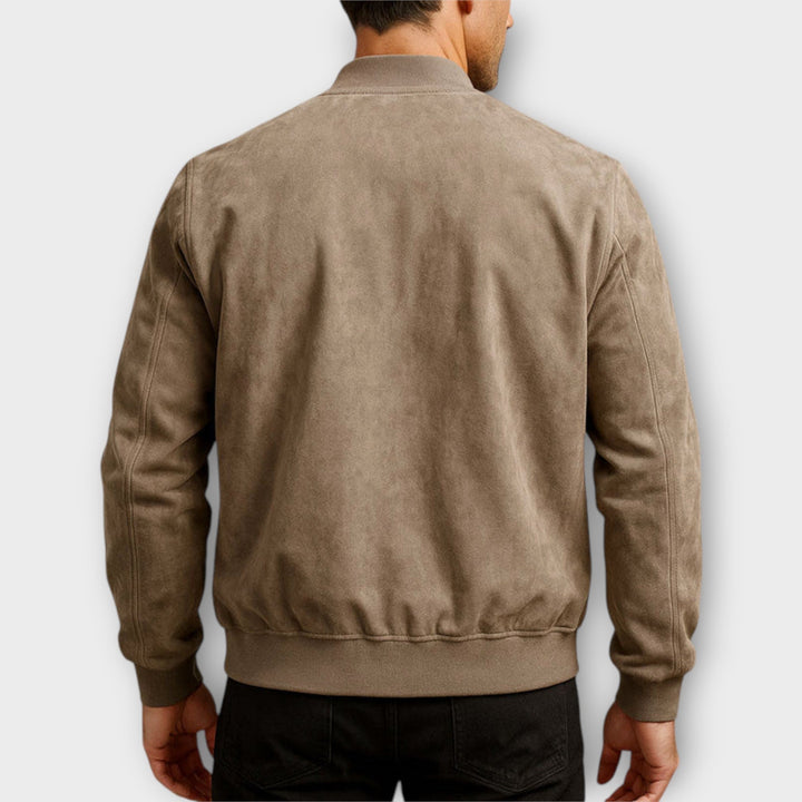 Chaqueta bomber de hombre. Comodidad y estilo moderno para la moda casual de primavera y otoño. Prenda exterior.