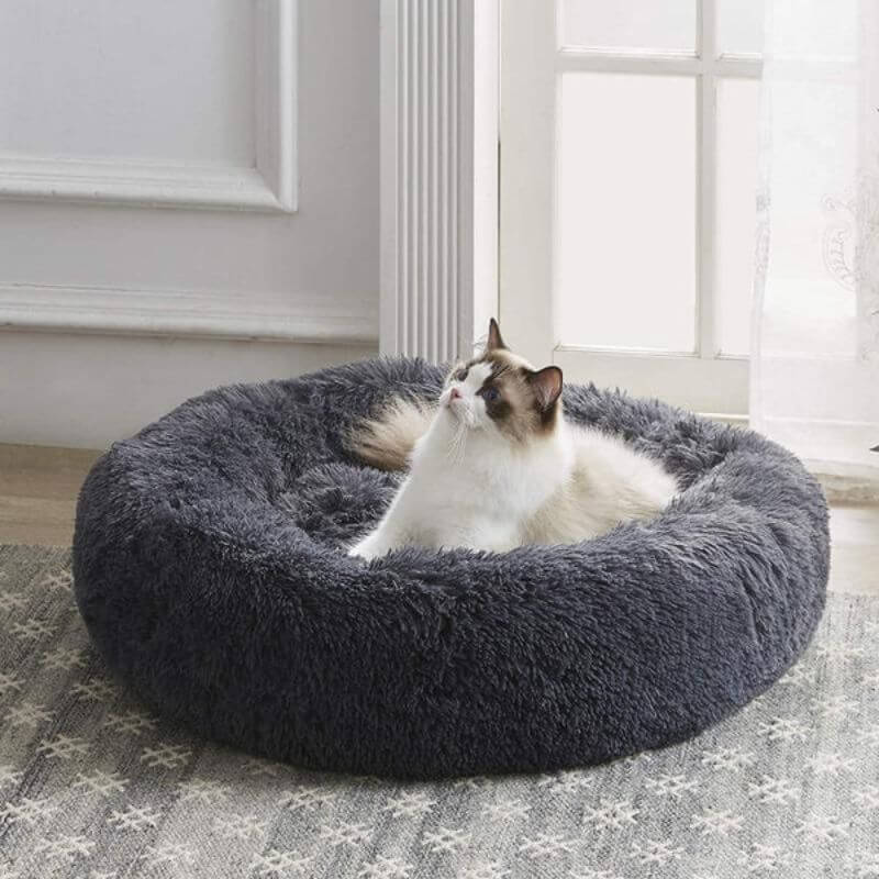 Cojín acolchado y mullido para gatos, cama de confort que brinda un refugio seguro para el descanso antiestrés.