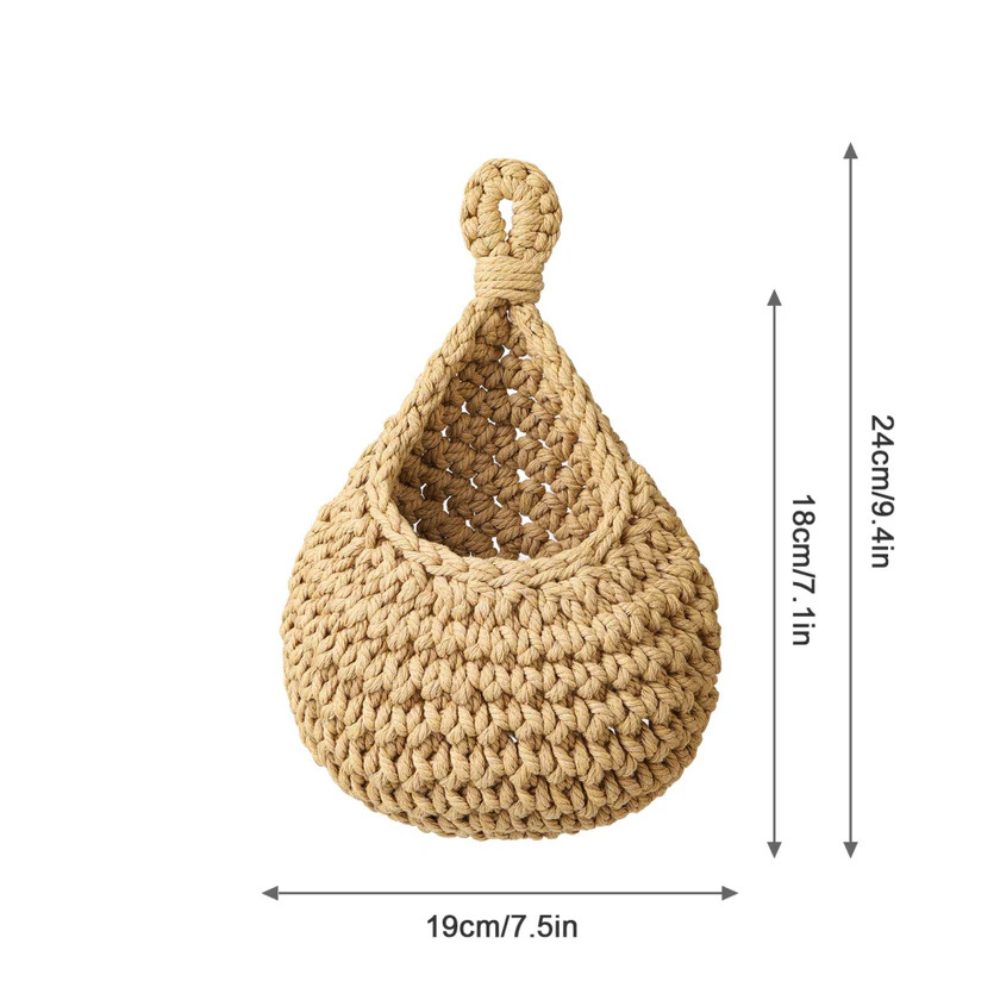 Primer plano de cesta de yute natural tejida a mano, textura rústica para un hogar acogedor.