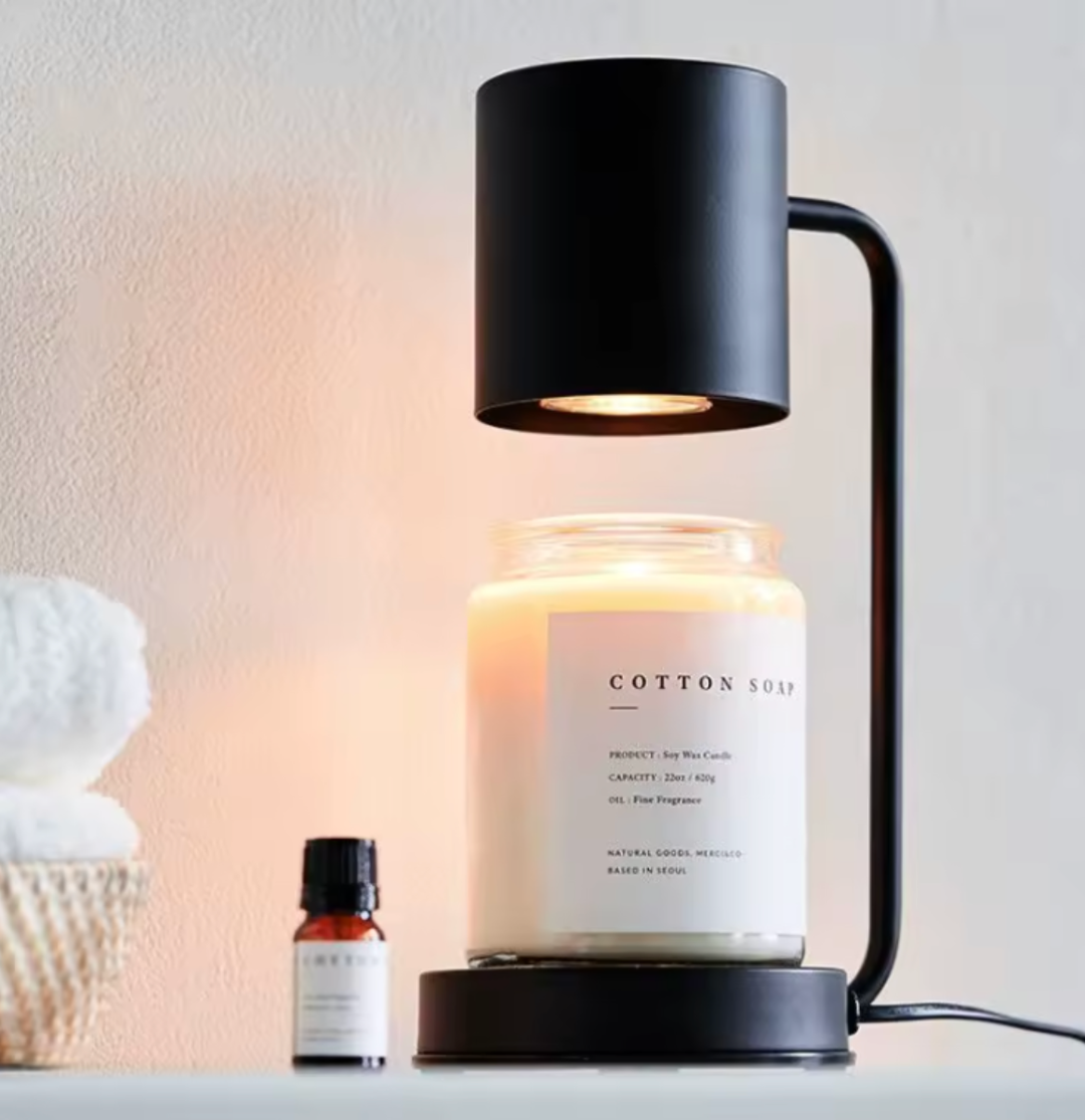 Lámpara calentadora de velas con base de madera, difunde fragancia sin quemar la vela. Para un hogar cálido.