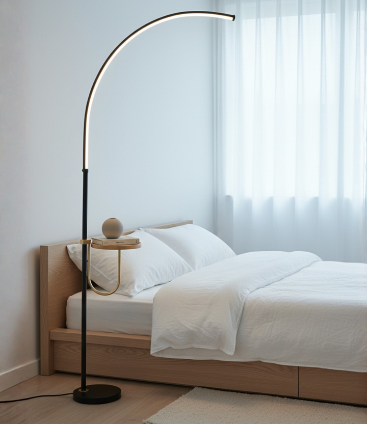 Lámpara Valeris LED Arc minimalista, crea ambiente moderno y confortable en tu sala.