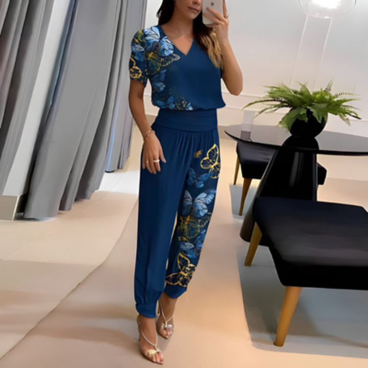Ropa femenina moderna: Conjunto LYA de dos piezas con top de verano y pantalón casual, un outfit cómodo.