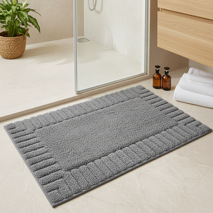 Tapete de baño de secado rápido, antideslizante, con raya minimalista, aporta seguridad y estilo moderno.