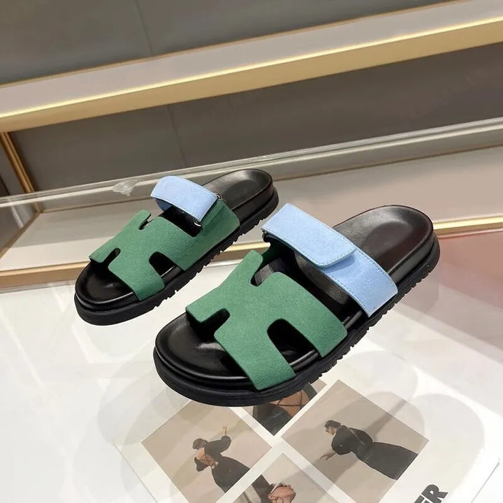 Glamourosas sandalias gladiadoras para mujer, diseño elegante y ajuste perfecto.