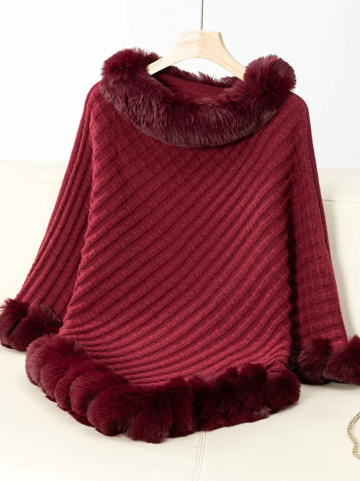 Elegante poncho de mujer con cuello de pelo sintético. Perfecto para looks de otoño-invierno, talla única.