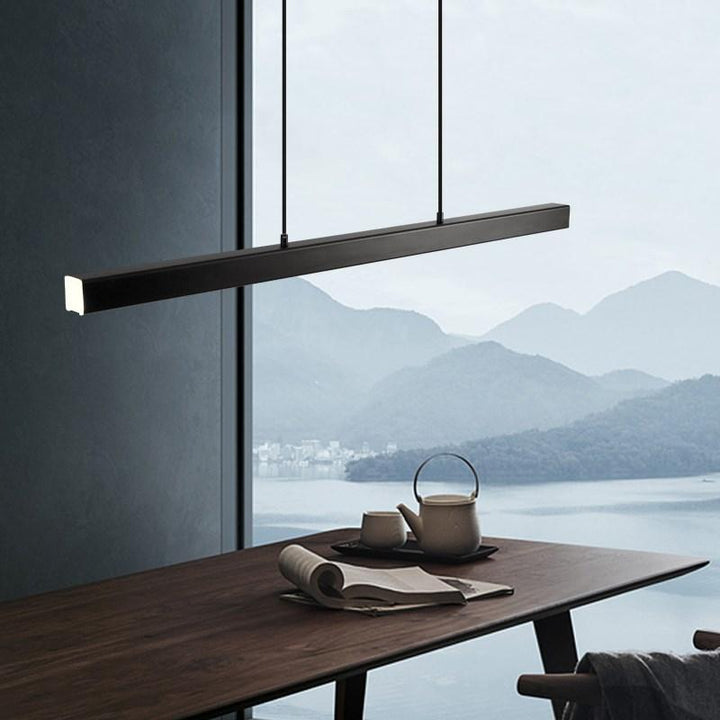 Lámpara LED de techo Nexis, diseño lineal y moderno. Acabados negro y marrón para comedor.