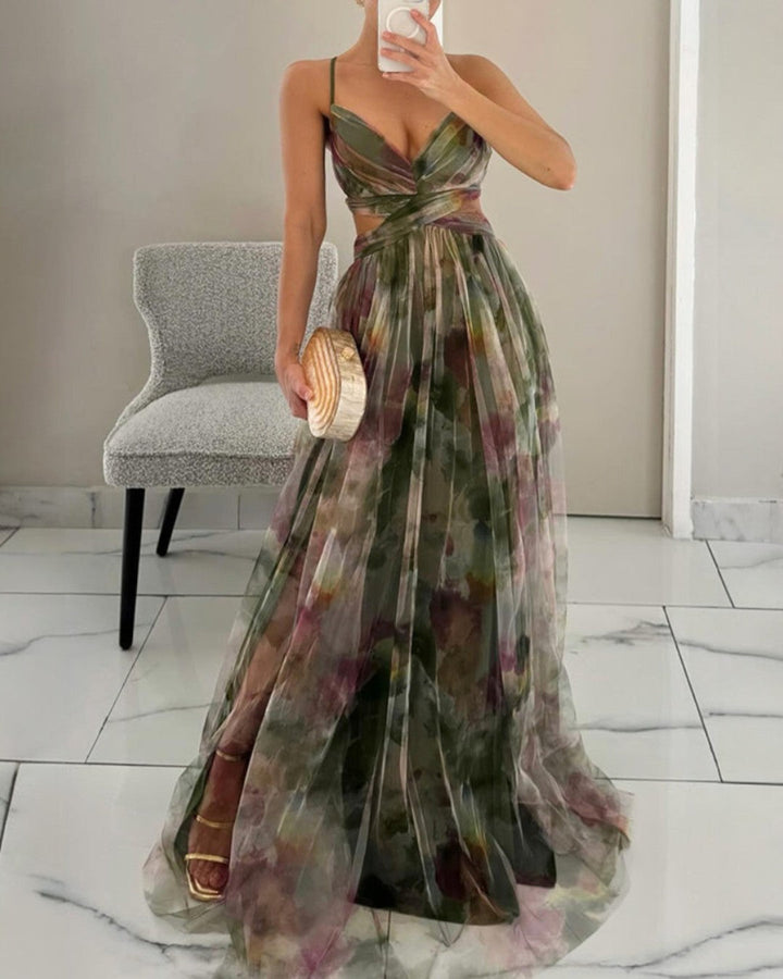 Vestido floral maxi fluido para mujer, diseño elegante con tirantes finos. Perfecto para el verano.