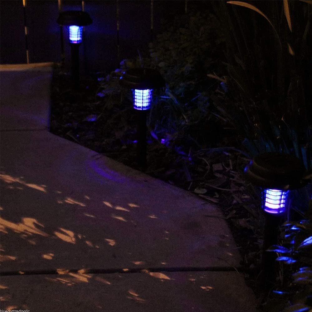 Luz UV antimosquitos solar LED para jardín. Lámpara exterior ecológica y exterminador de insectos.
