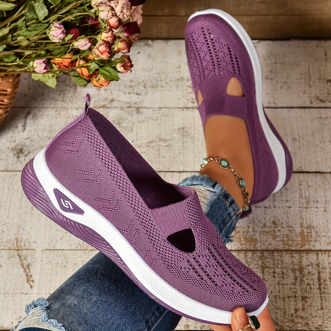 Zapatillas grises sin cordones de mujer. Ofrecen comodidad ergonómica, ligereza y son ideales para caminar.