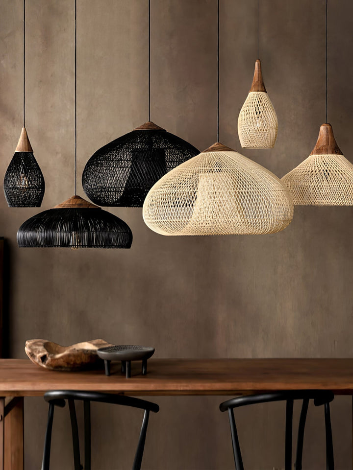 Lámpara de techo moderna y minimalista, perfecta para sala de estar o comedor.