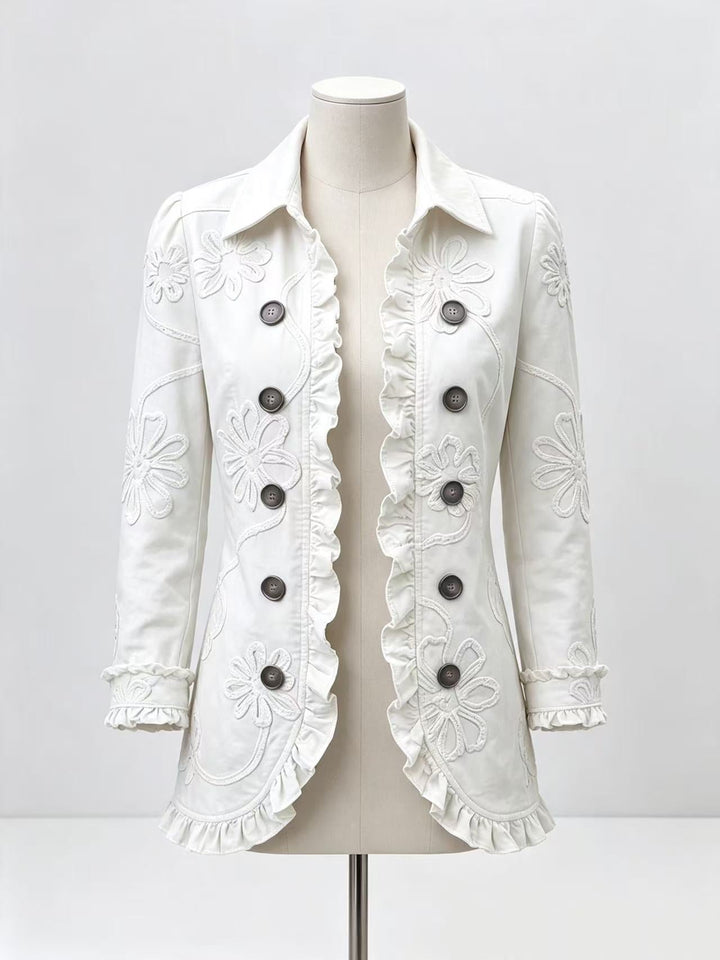 Blazer de mujer, vista trasera con volantes y plisados. Chaqueta larga elegante para moda oficina.