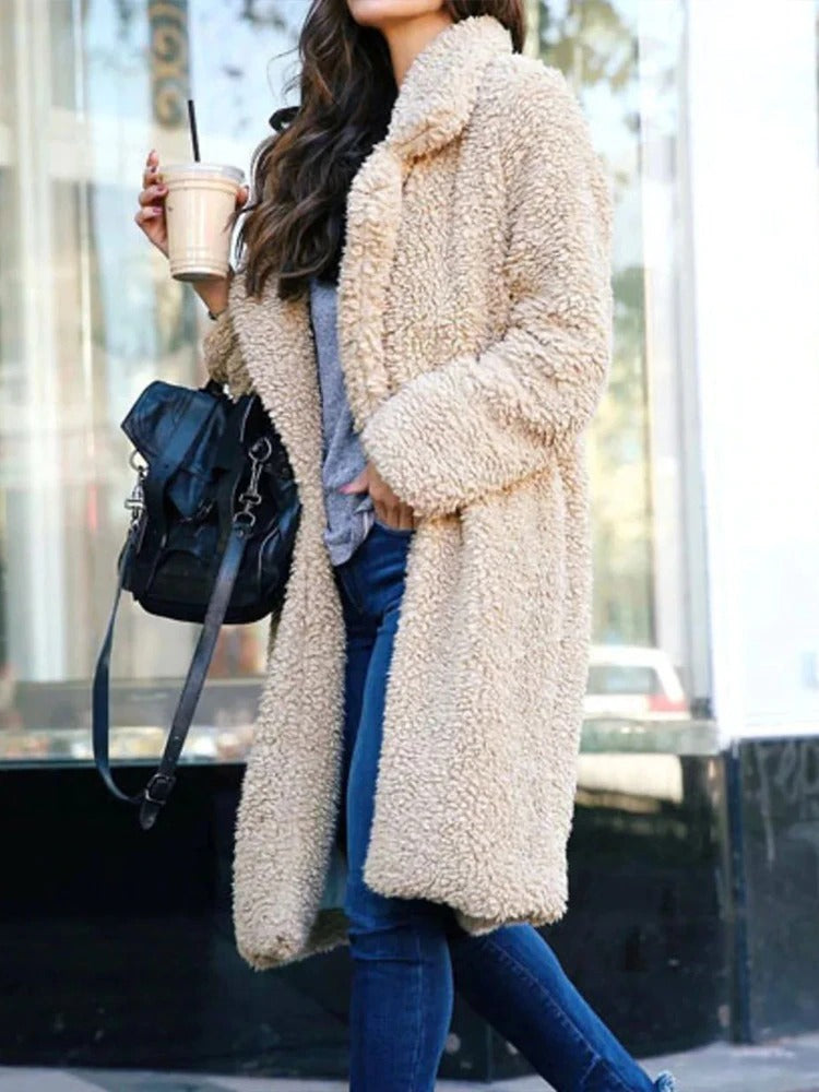 Abrigo de mujer elegante con botones ocultos, ideal para invierno. Estilo moderno y minimalista, perfecto para otoño.
