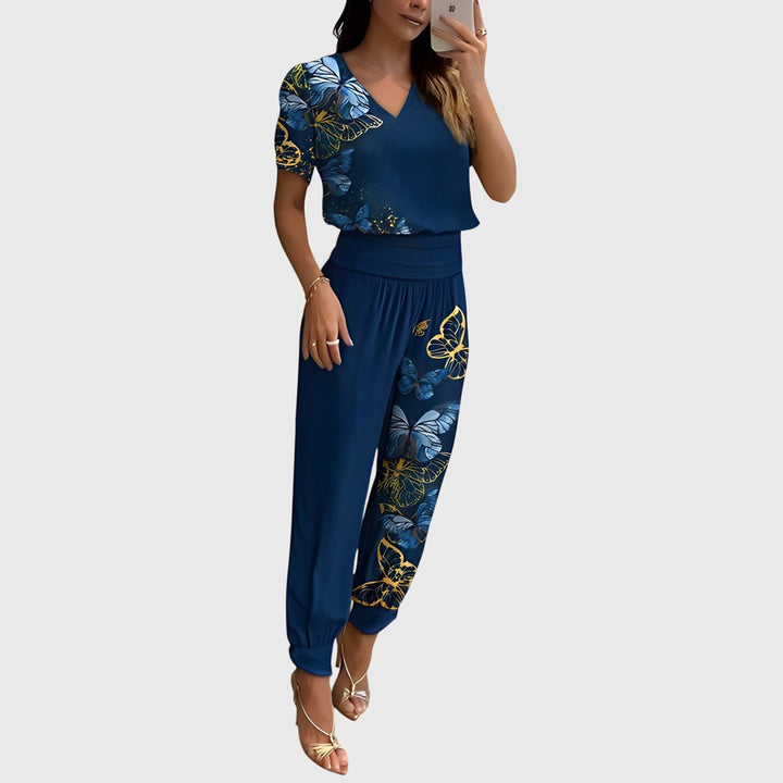 Outfit de verano para mujer: blusa y pantalones fluidos. Conjunto elegante y cómodo, moda casual de dos piezas.