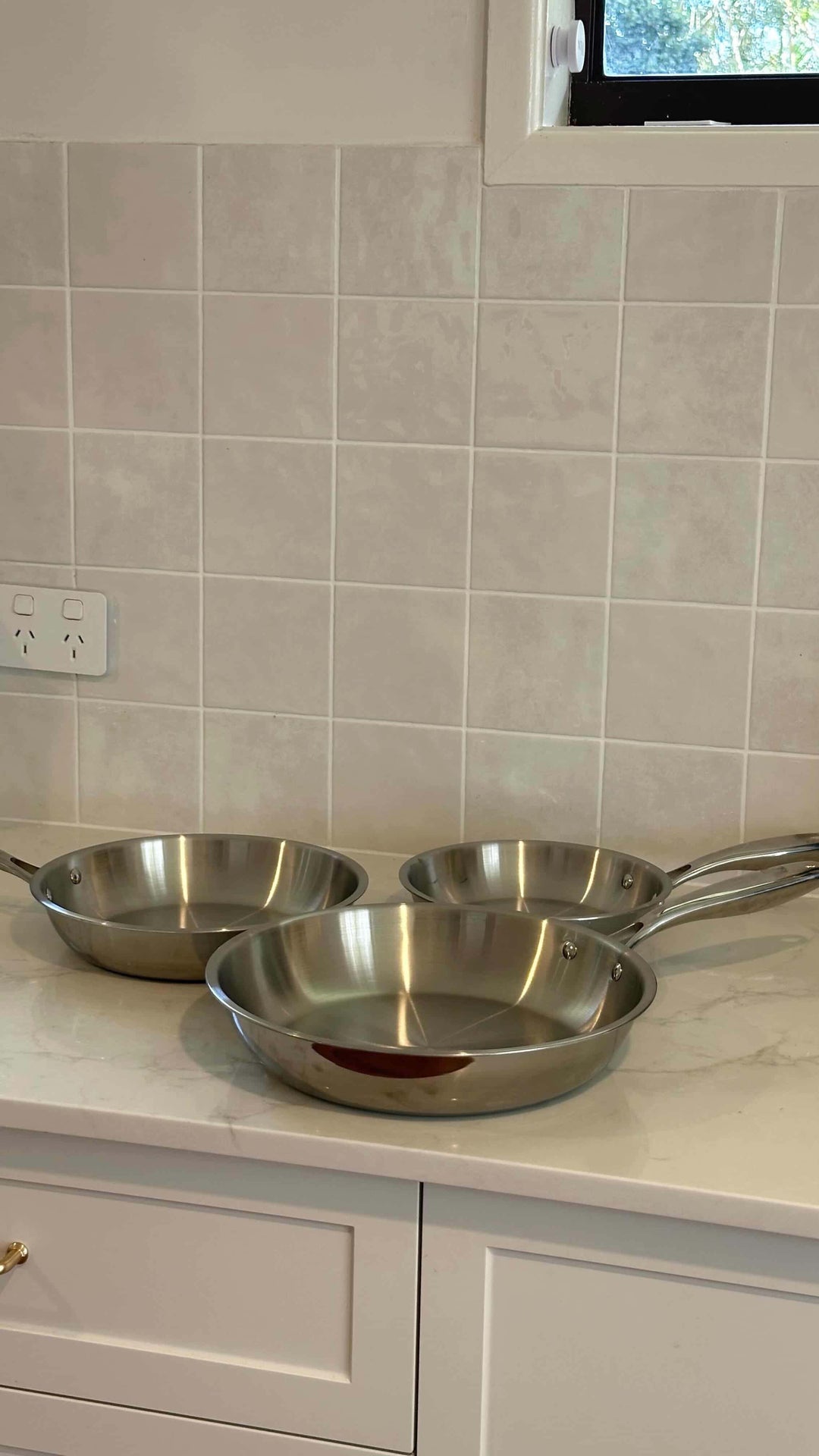 Utensilio de cocina premium: sartén de acero inoxidable para una cocción saludable y resultados profesionales en casa.