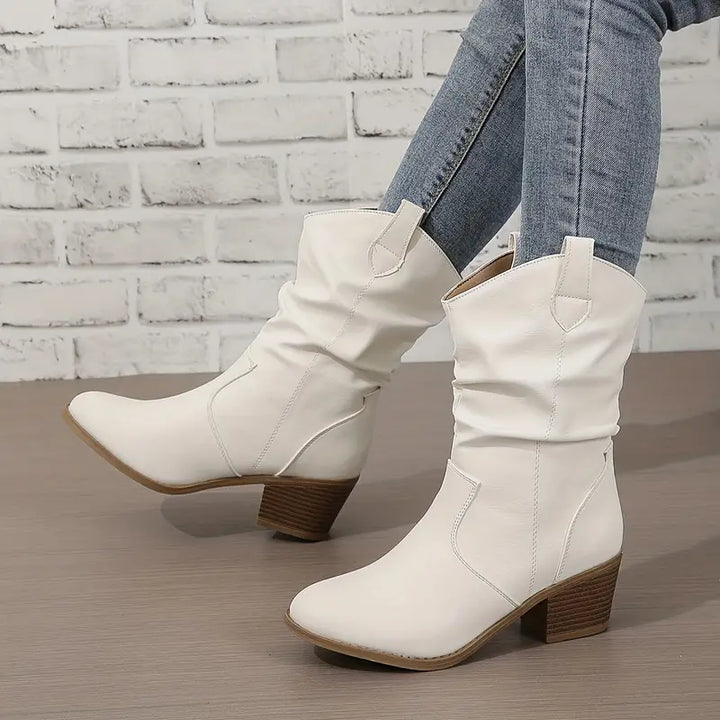 Botas de moda para mujer, estilo atemporal, imprescindibles para otoño e invierno.