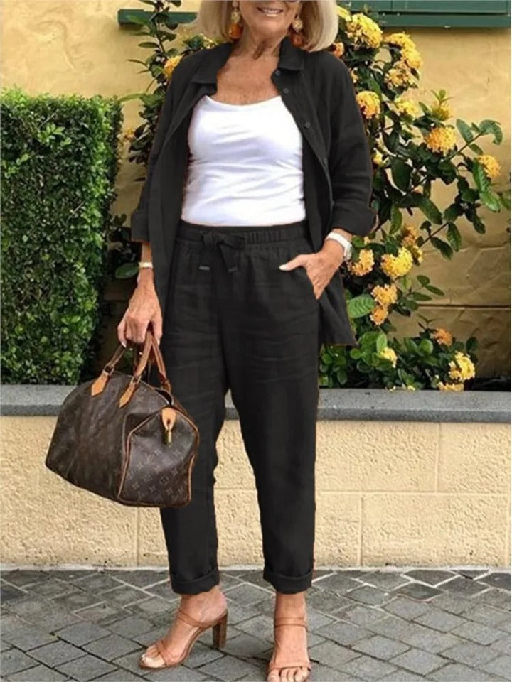 Moda de verano dos piezas: top sin mangas y pantalón corto fresco para mujer, estilo casual y cómodo.