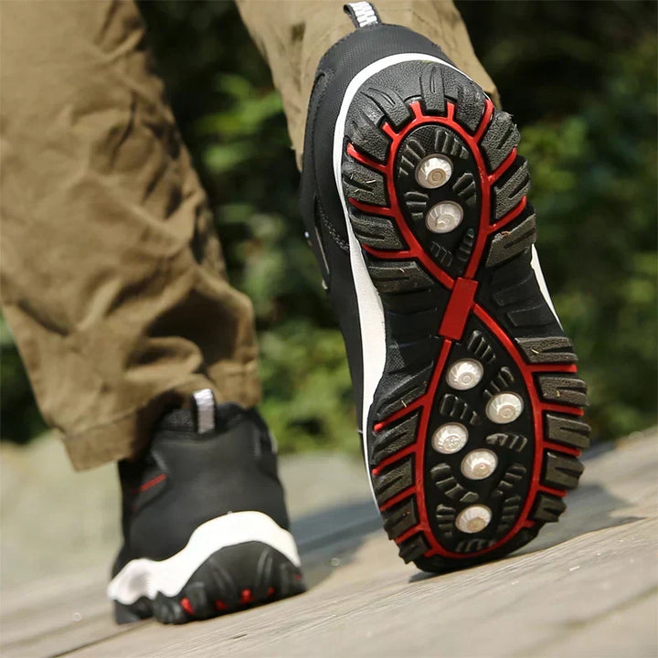 Suela de agarre extremo de zapatillas de senderismo para hombre. Perfectas para terrenos irregulares de montaña.
