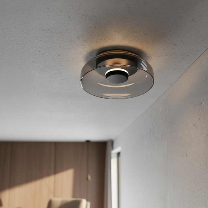 Aplique de pared Halo, diseño único y moderno, ideal como luz ambiental y decoración escultórica para cualquier interior.