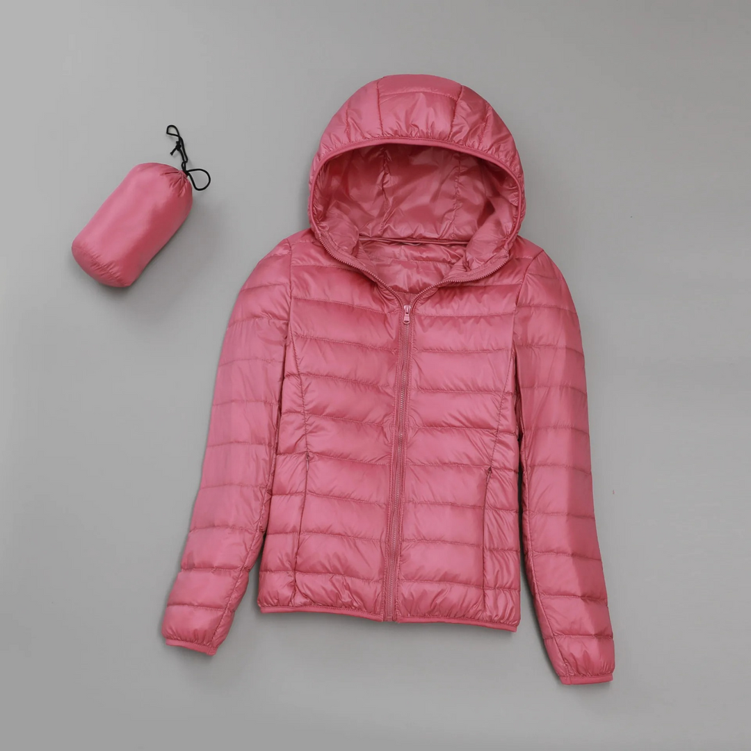 Abrigo de mujer con capucha, estilo elegante, perfecto para el invierno. Ofrece confort y versatilidad en ropa femenina.