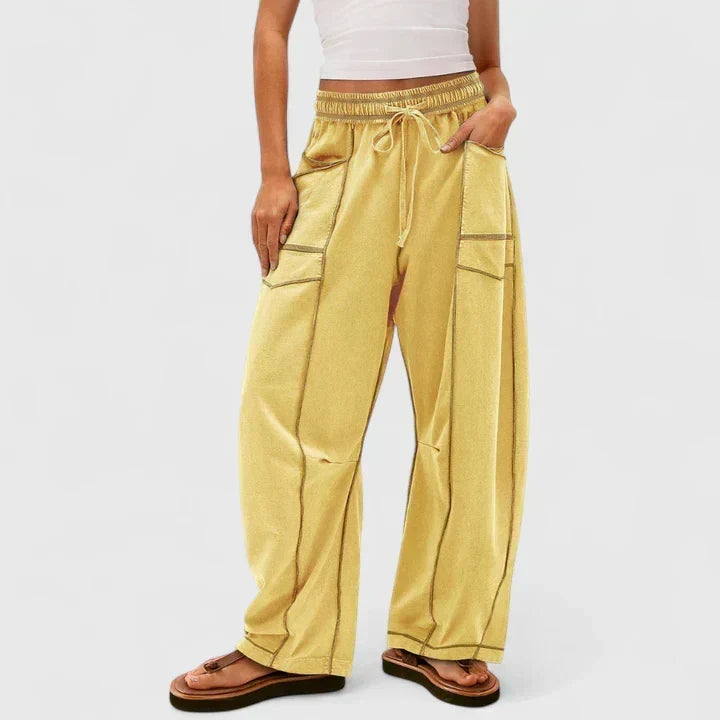 Pantalón de mujer de moda, estilo baggy y pierna ancha. Ideal para comodidad urbana y looks casuales modernos.