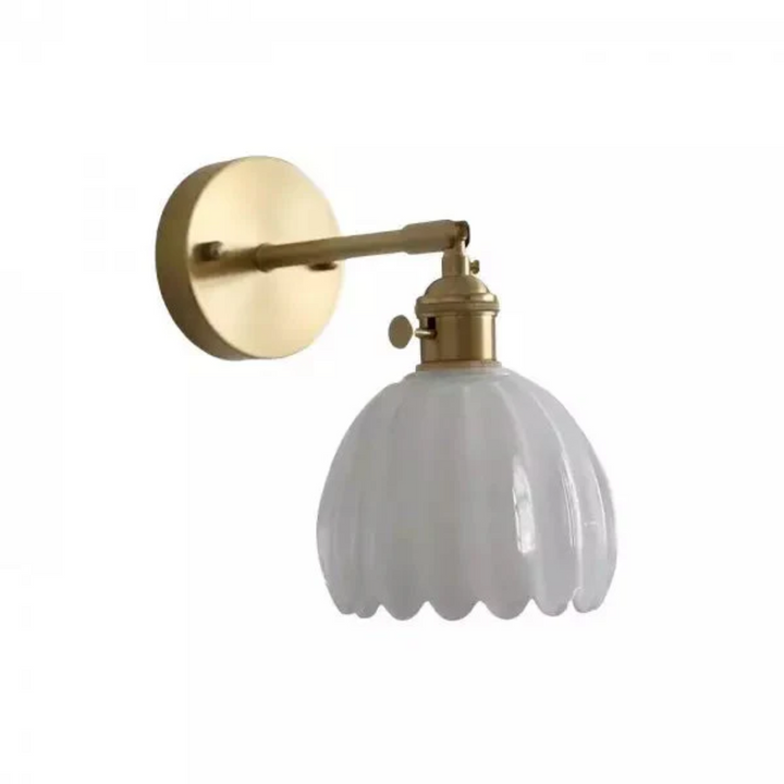 Lámpara de pared estilo retro con pantalla de vidrio tulipán, ideal para iluminación decorativa.