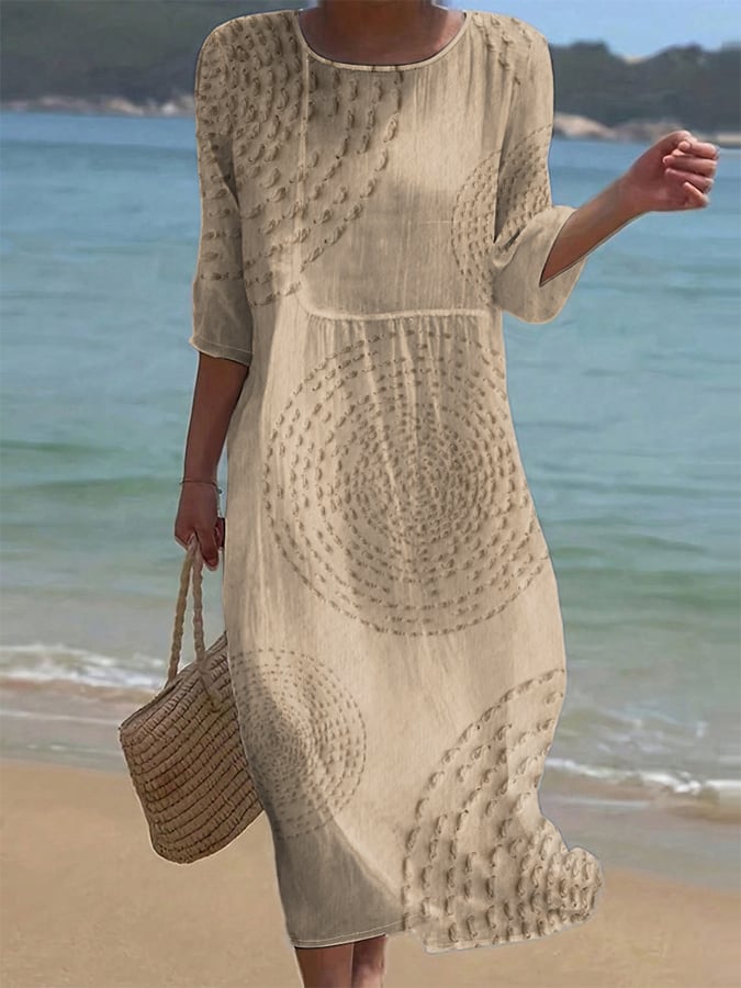 Vestido midi de mujer con detalles delicados. Diseño femenino y transpirable, perfecto para verano.