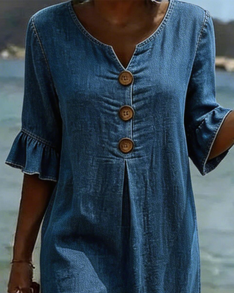 Look veraniego con vestido fluido de mujer. Mangas acampanadas añaden un toque chic. Comodidad y estilo.