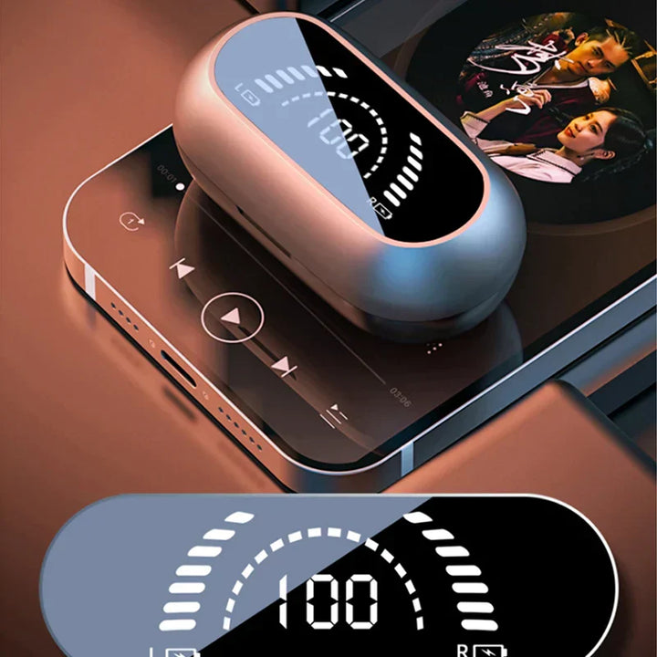 Primer plano de auricular Bluetooth con clip, mostrando sujeción segura y portátil.