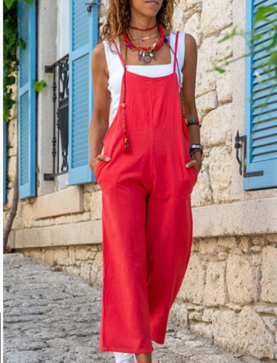 Jumpsuit para mujer, mono unicolor con tirantes. Diseño suelto e informal para un look relajado.