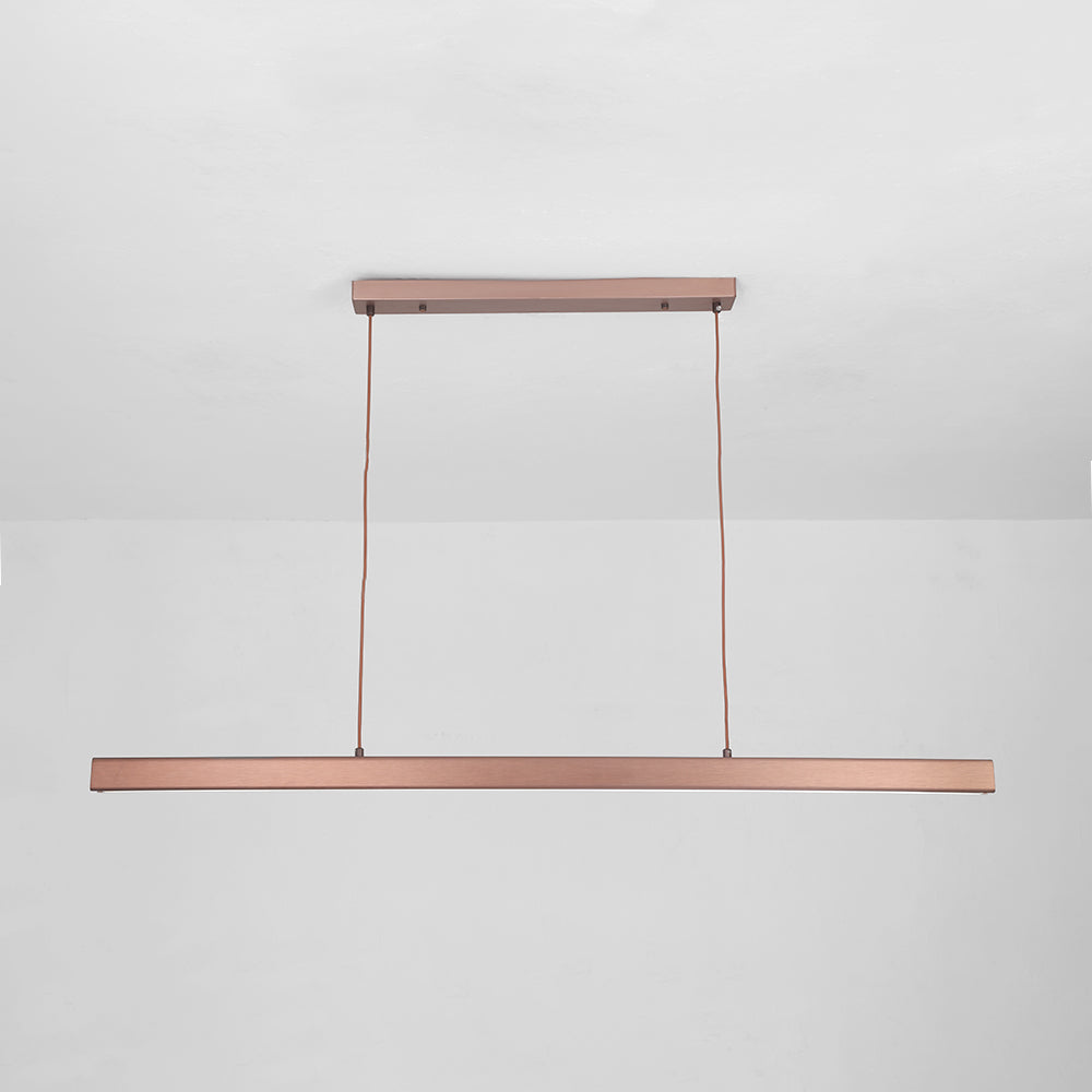 Lámpara LED Nexis lineal, color negro y marrón. Diseño minimalista para una decoración actual.