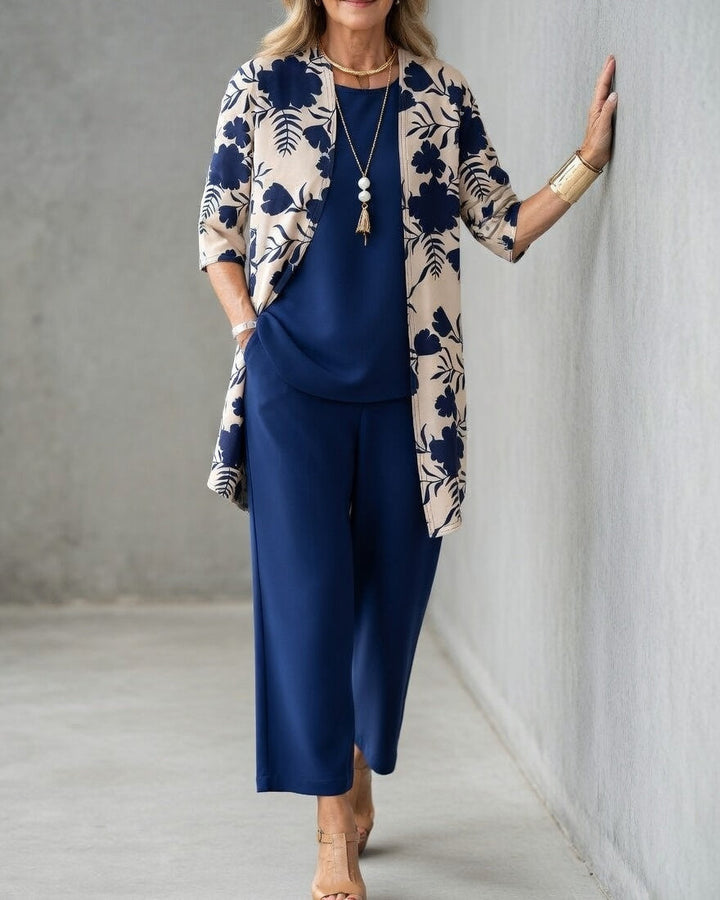Moda femenina: Conjunto de 3 piezas con chaqueta floral. Estilo cómodo y versátil para tu outfit diario.