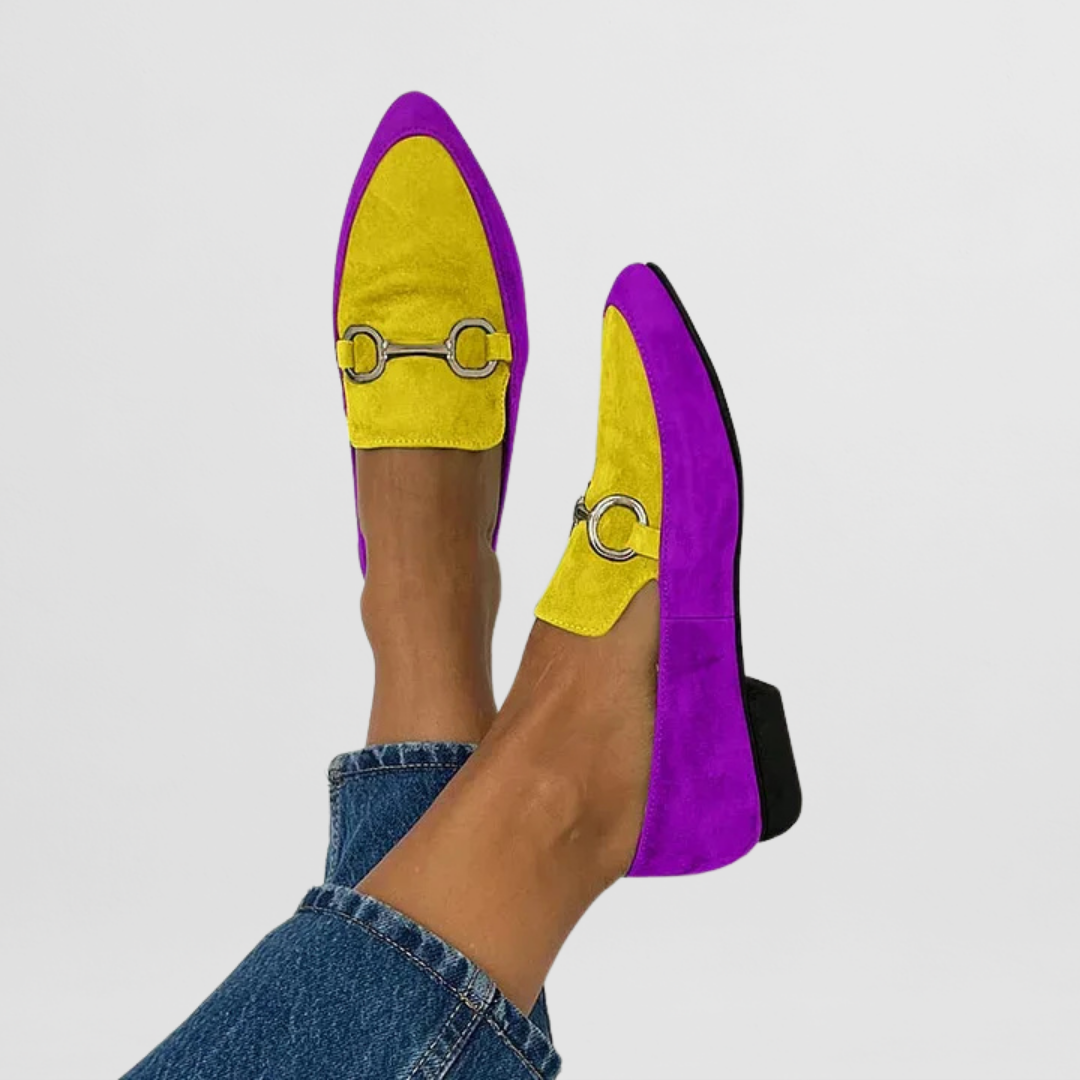 Calzado mocasín de mujer, diseño elegante y cómodo. Ideal para el día a día o eventos de oficina.