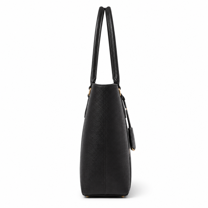 Espacioso bolso tote de piel negro para mujer, chic y práctico para el uso diario.