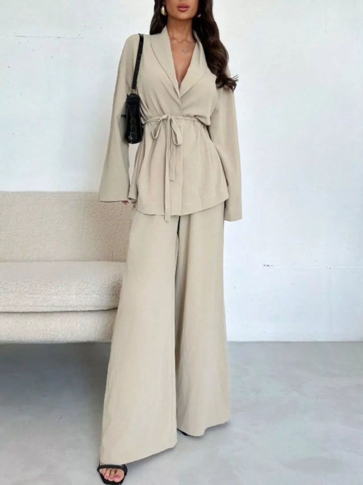Moda femenina: Conjunto elegante con top de lazo y pantalón ancho. Estilo casual día.