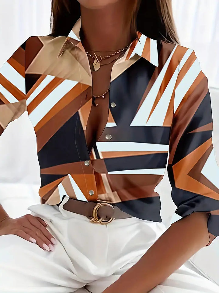 Blusa blanca versátil para mujer, confort refinado. Moda femenina, perfecta para cualquier look.