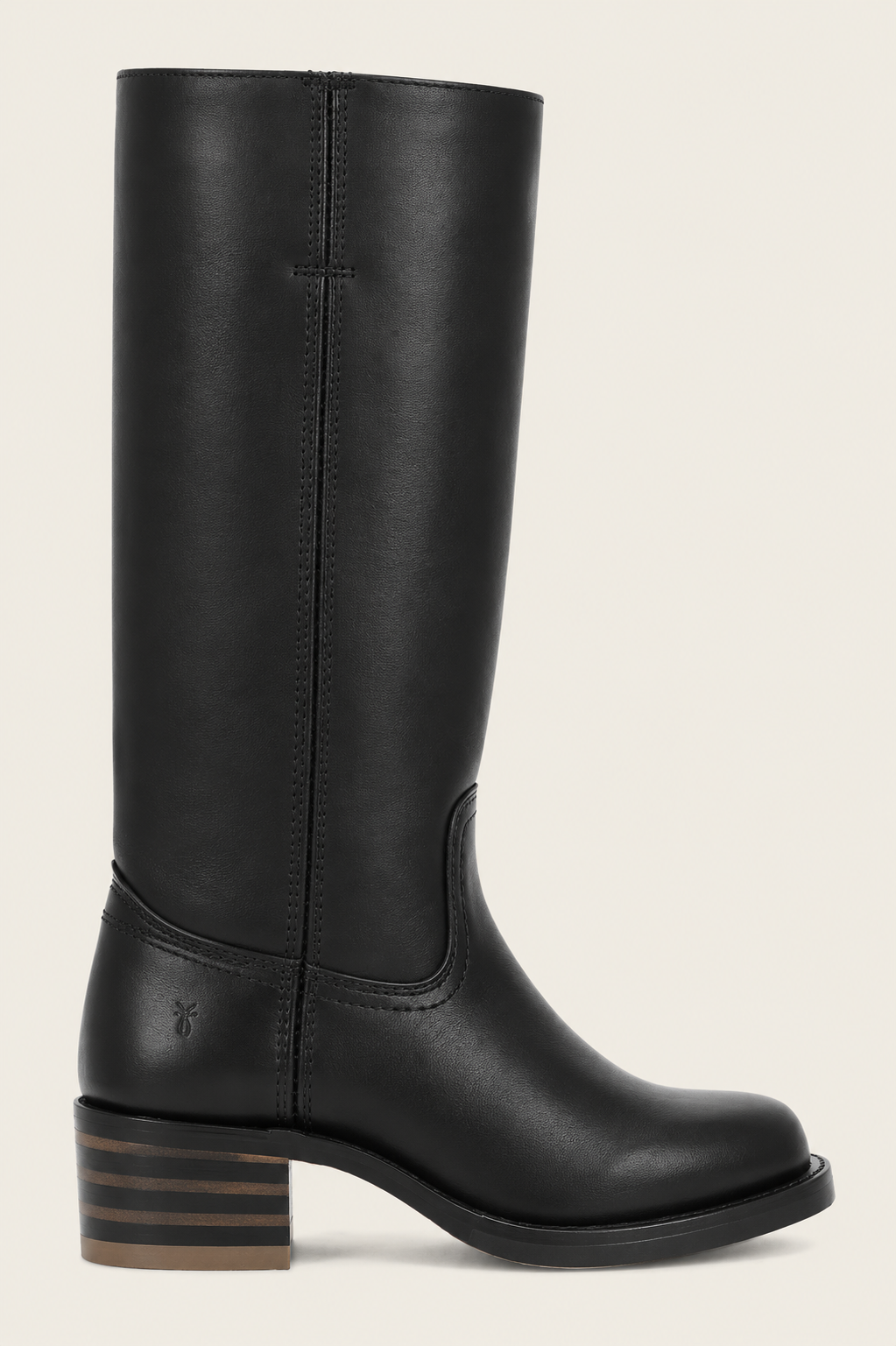 Botas elegantes de mujer, cuero flexible y tacón que realza tu figura con distinción.