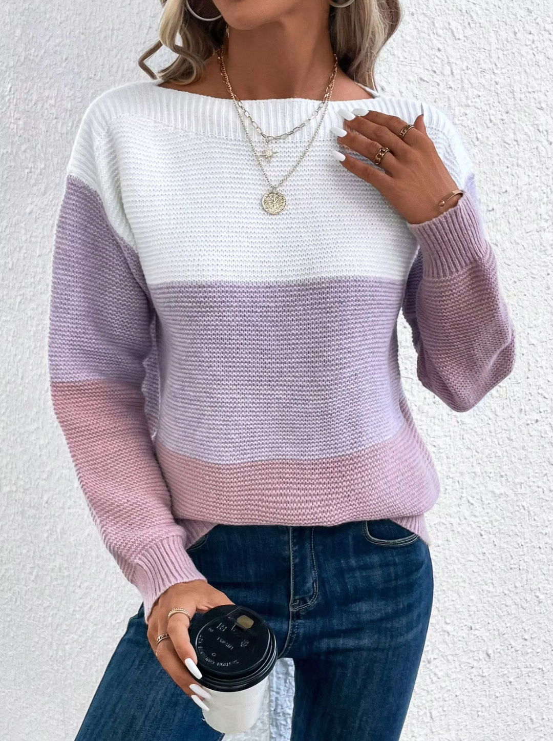 Suéter de punto tricolor de mujer para estilo casual o elegante. Pullover de moda femenina, ideal para otoño invierno.