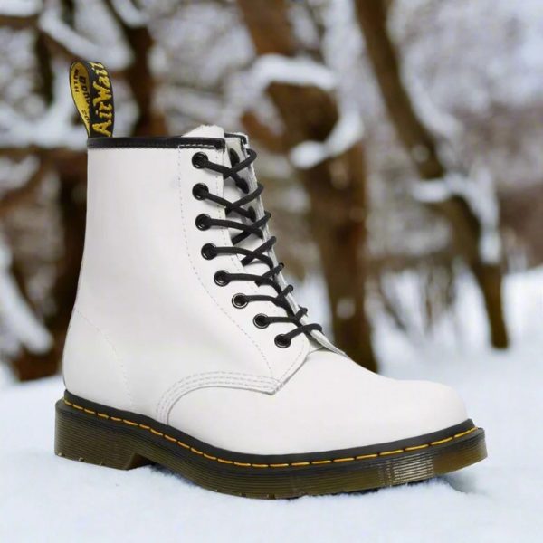 Botas unisex elegantes de estilo clásico, ideales para el invierno y otoño con comodidad duradera.
