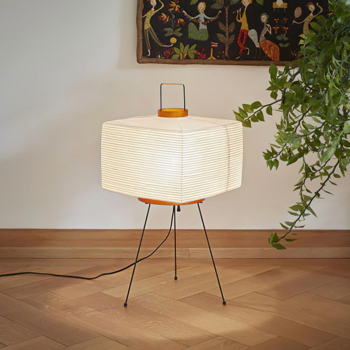 Lámpara Akari 7A, estilo wabi-sabi para iluminación ambiental relajante en el interior.