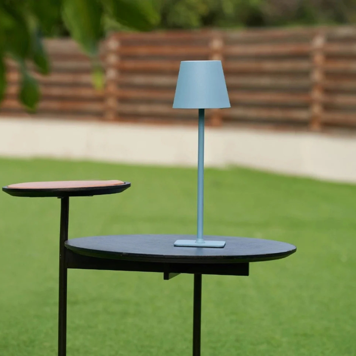 Lámpara de mesa LED, inalámbrica. Control táctil, diseño escandinavo. Perfecta para decoración interior y exterior.