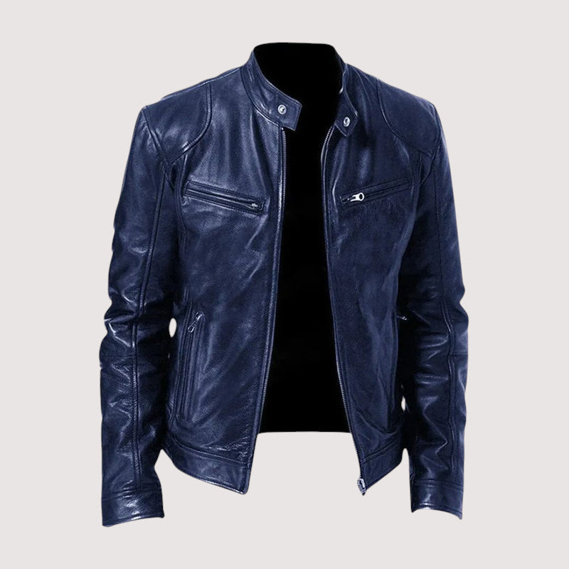 Detalle de chaqueta biker de piel para hombre con cremalleras metálicas, diseño robusto y elegante, outerwear.