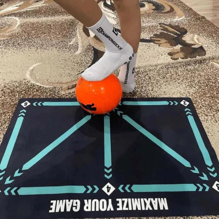 Tapete de entrenamiento de fútbol 2x2m ideal para ejercicios en casa. Mejora tu agilidad con el programa Pro.
