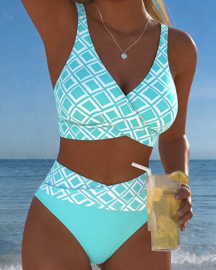 Traje de baño de mujer, dos piezas, estampado geométrico y ajuste cómodo para toda actividad.