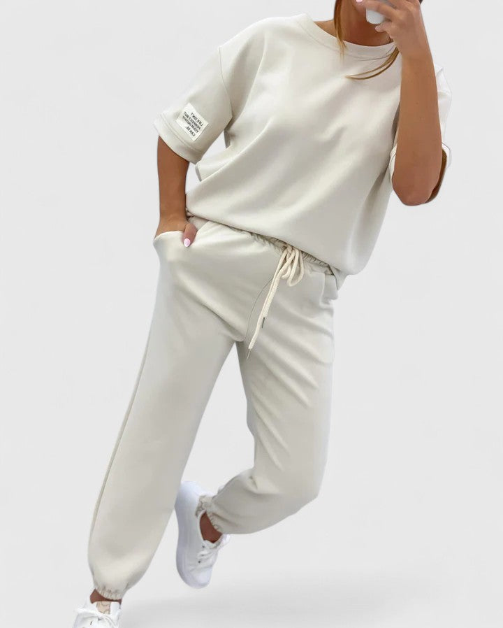 Blusa y pantalón de mujer, conjunto de dos piezas cómodo y elegante para días de verano.