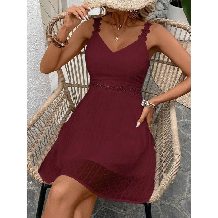 Vestido veraniego de plumetis con encaje bordado y escote V, estilo bohemio-elegante para mujer.
