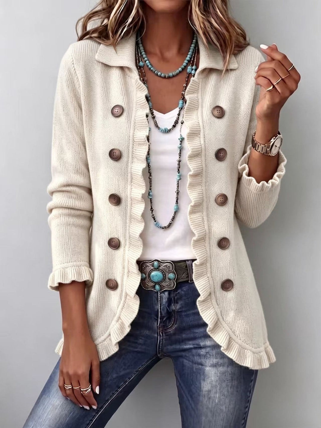 Chaqueta de punto marfil elegante para mujer con volantes, estilo femenino, ideal para moda otoño.
