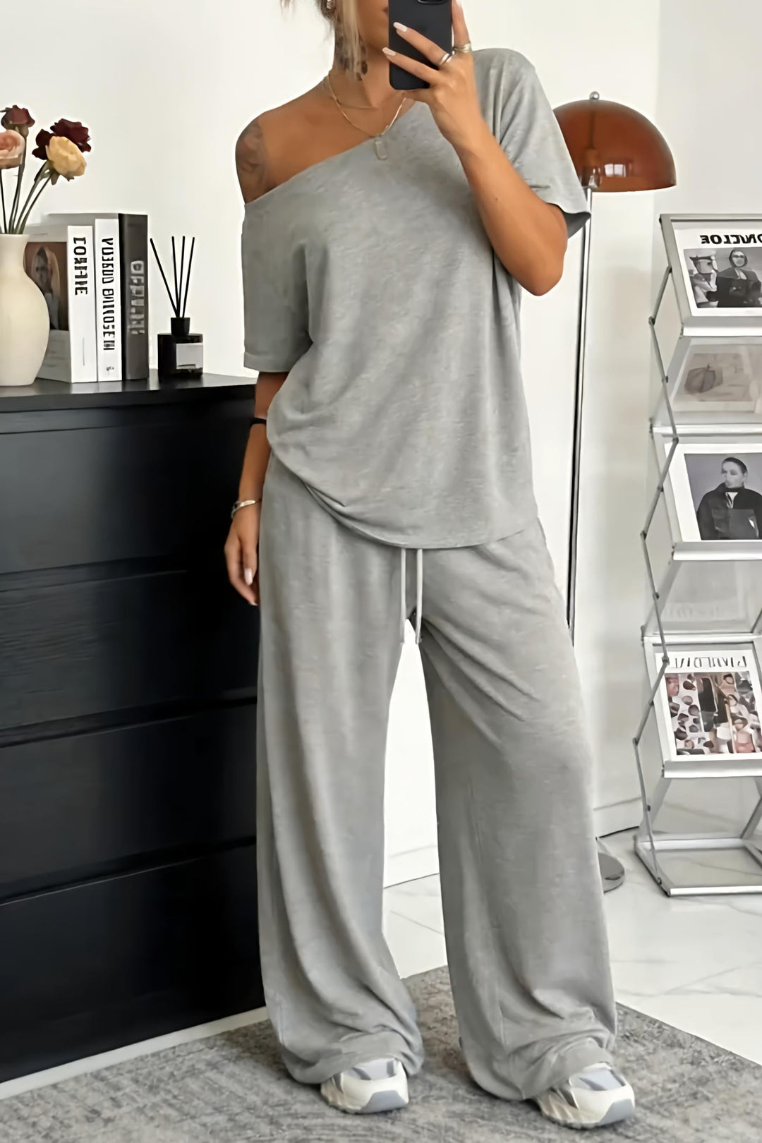 Conjunto casual de mujer con top hombro descubierto y pantalón amplio. Ideal para primavera/verano, moda cómoda y femenina.