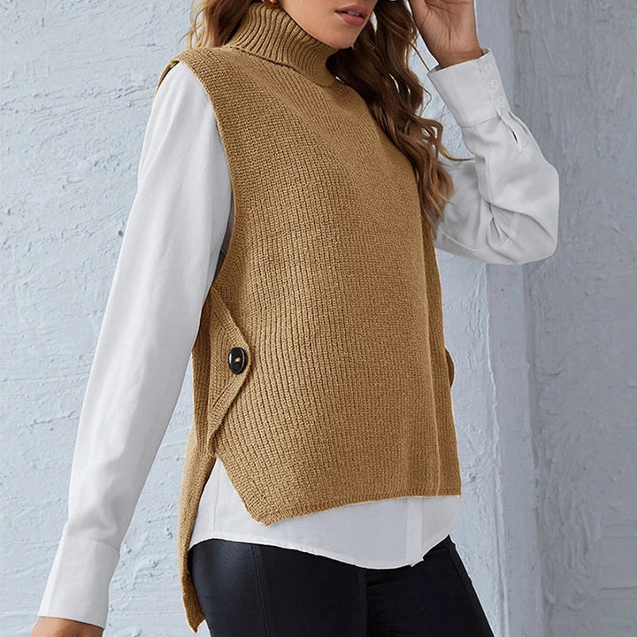 Chaleco de punto de mujer con cuello alto en color de moda. Prenda versátil para estilo casual o elegante, un básico cálido.