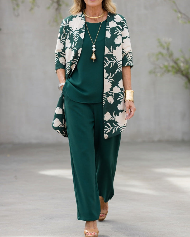 Conjunto moderno mujer 3 piezas con chaqueta floral. Pantalón fluido que ofrece comodidad y un estilo chic.